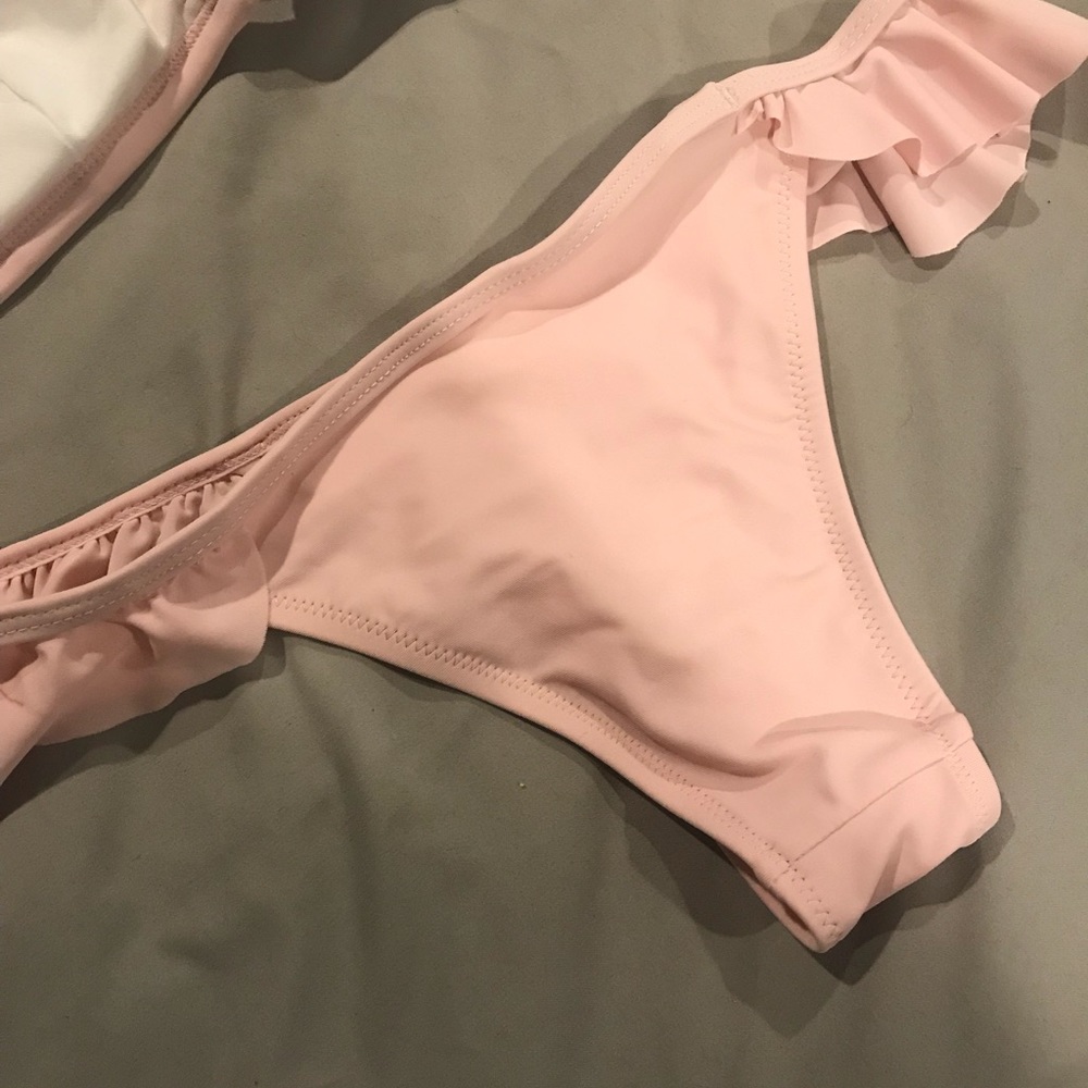 CHEEKY RUFFLE BIKINI - never worn!! - Picture 5 of 7
